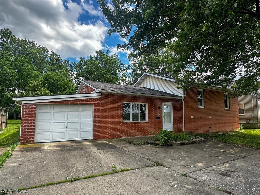 1432 Elm Road NE Warren OH 44483