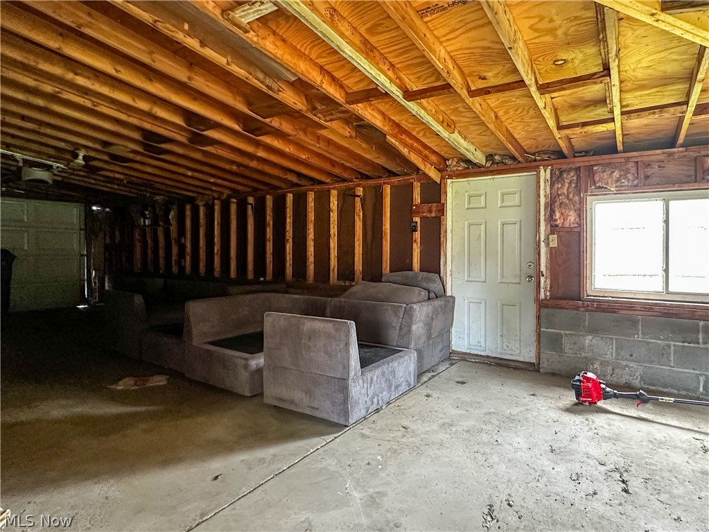 1432 Elm Road NE Warren OH 44483