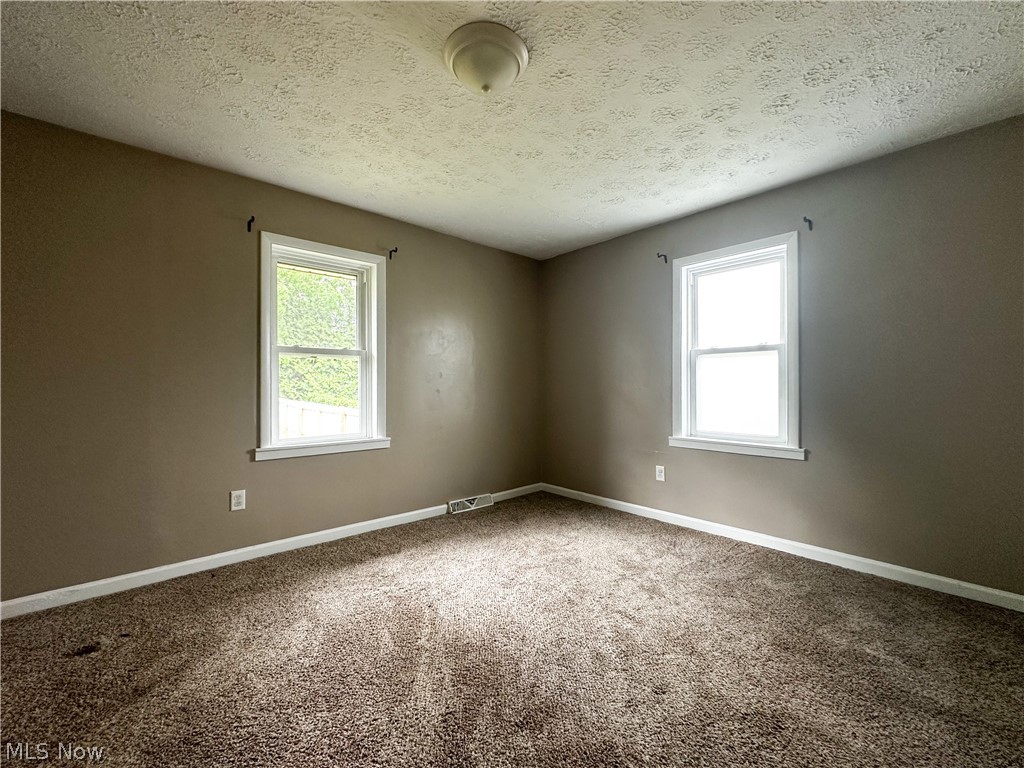1432 Elm Road NE Warren OH 44483