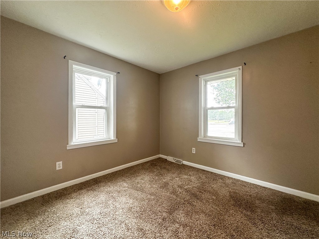 1432 Elm Road NE Warren OH 44483