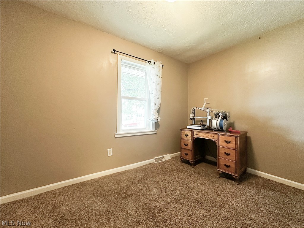 1432 Elm Road NE Warren OH 44483