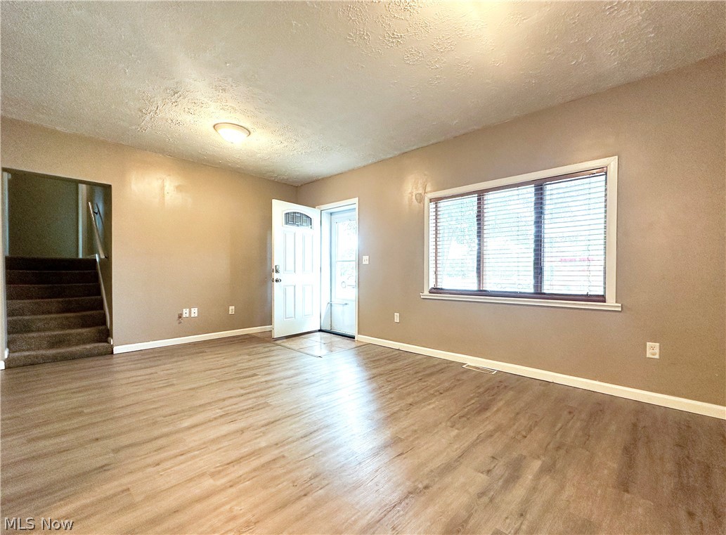 1432 Elm Road NE Warren OH 44483