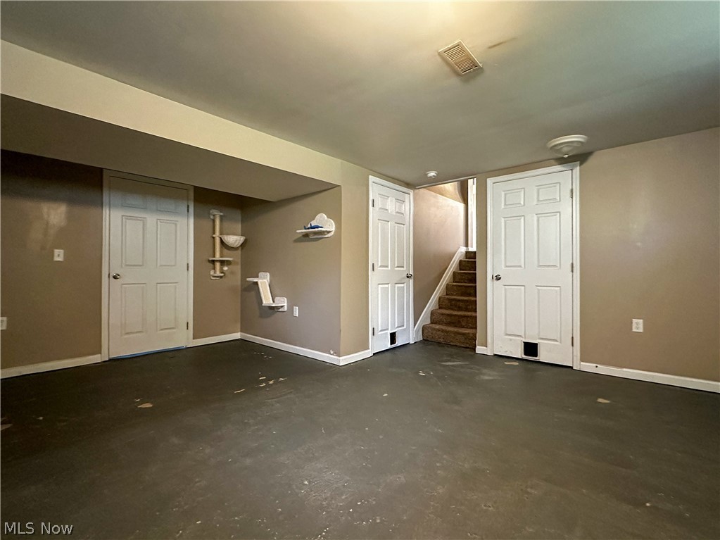1432 Elm Road NE Warren OH 44483