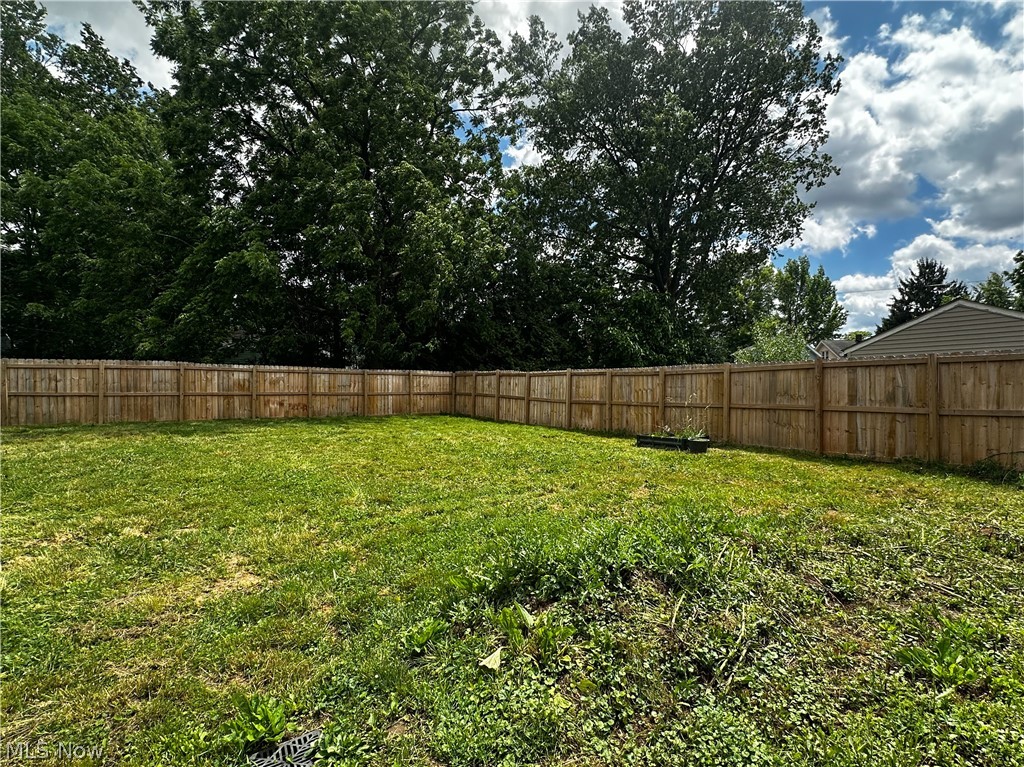 1432 Elm Road NE Warren OH 44483