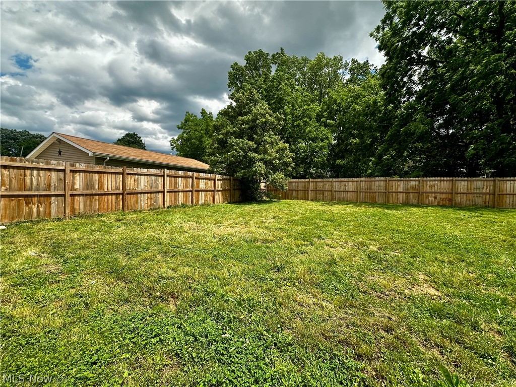 1432 Elm Road NE Warren OH 44483