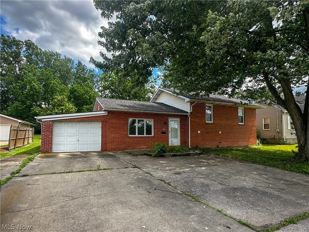 1432 Elm Road NE Warren OH 44483