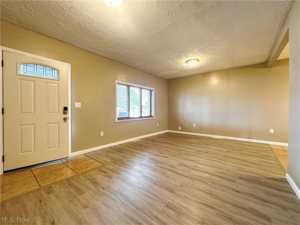 1432 Elm Road NE Warren OH 44483