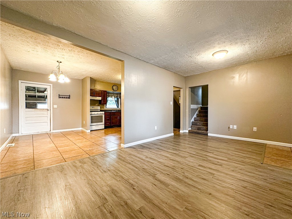 1432 Elm Road NE Warren OH 44483