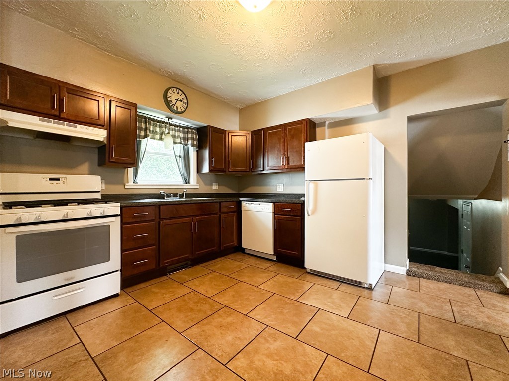 1432 Elm Road NE Warren OH 44483