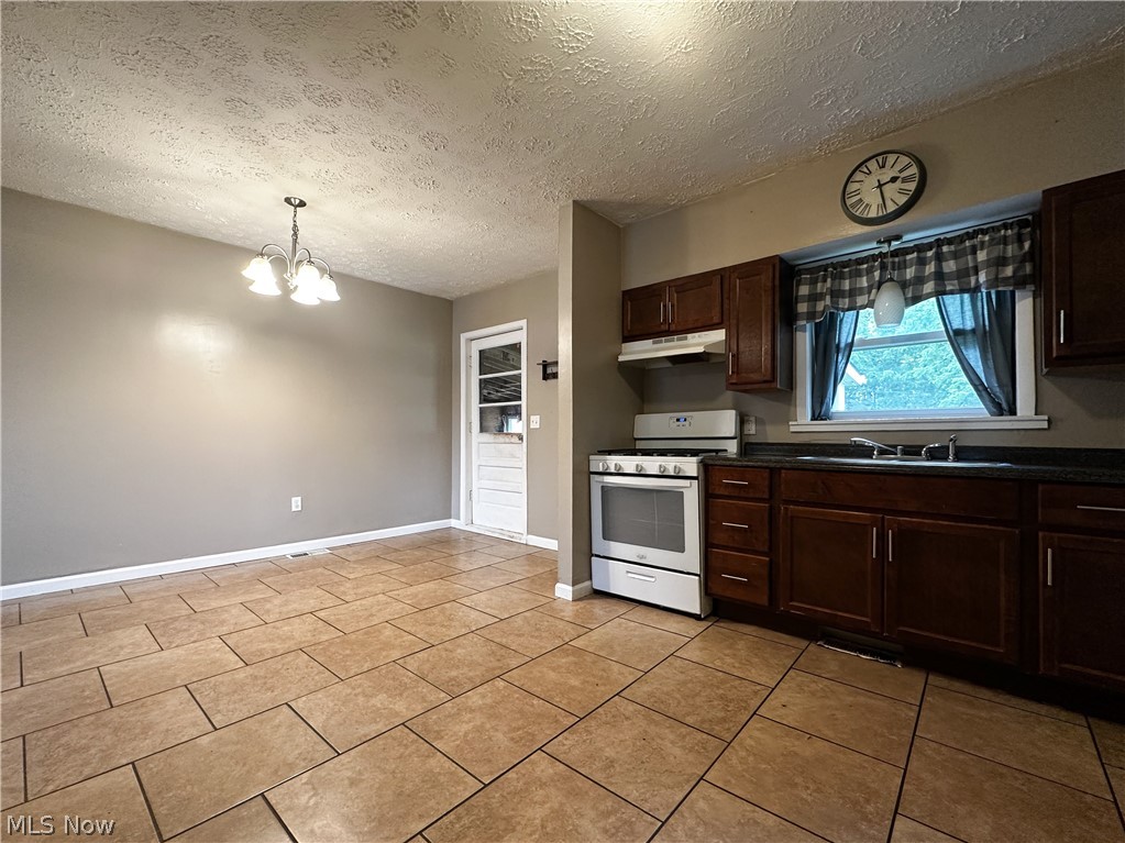 1432 Elm Road NE Warren OH 44483