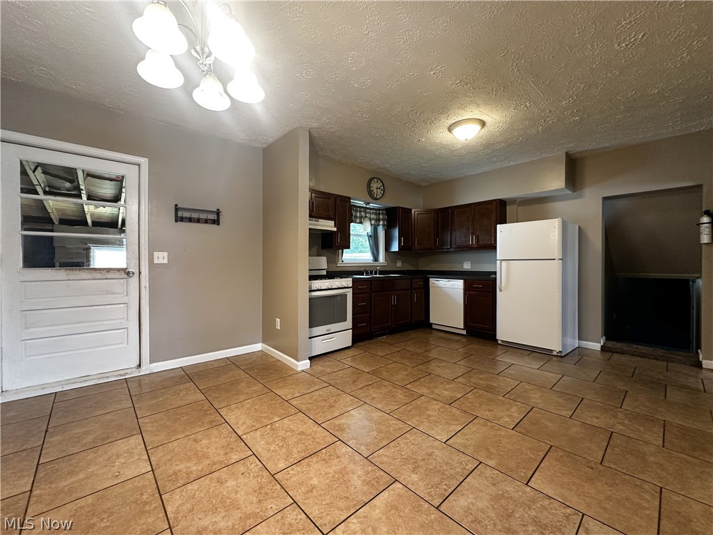 1432 Elm Road NE Warren OH 44483