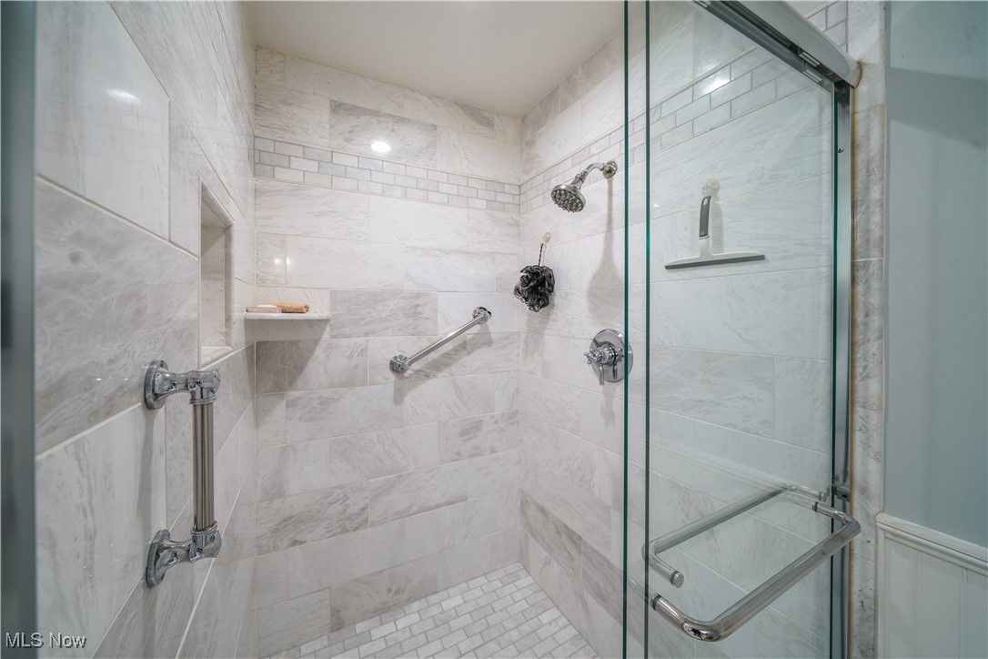 230 Birchbark Trail Aurora OH 44202