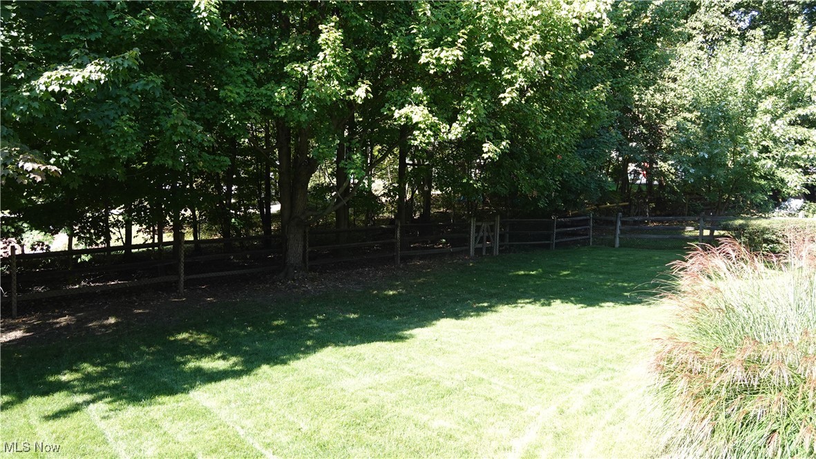 230 Birchbark Trail Aurora OH 44202