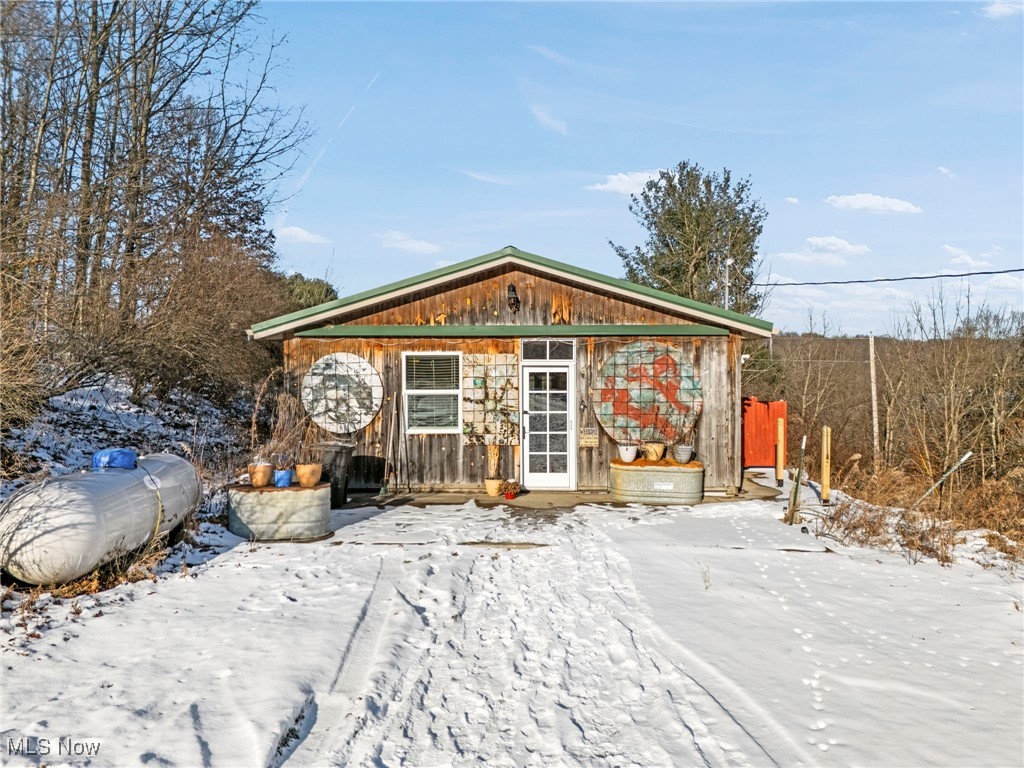 15216 Grove Road SE Port Washington OH 43837