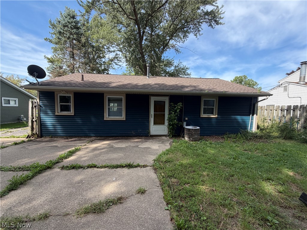 925 West Drive Sheffield OH 44054