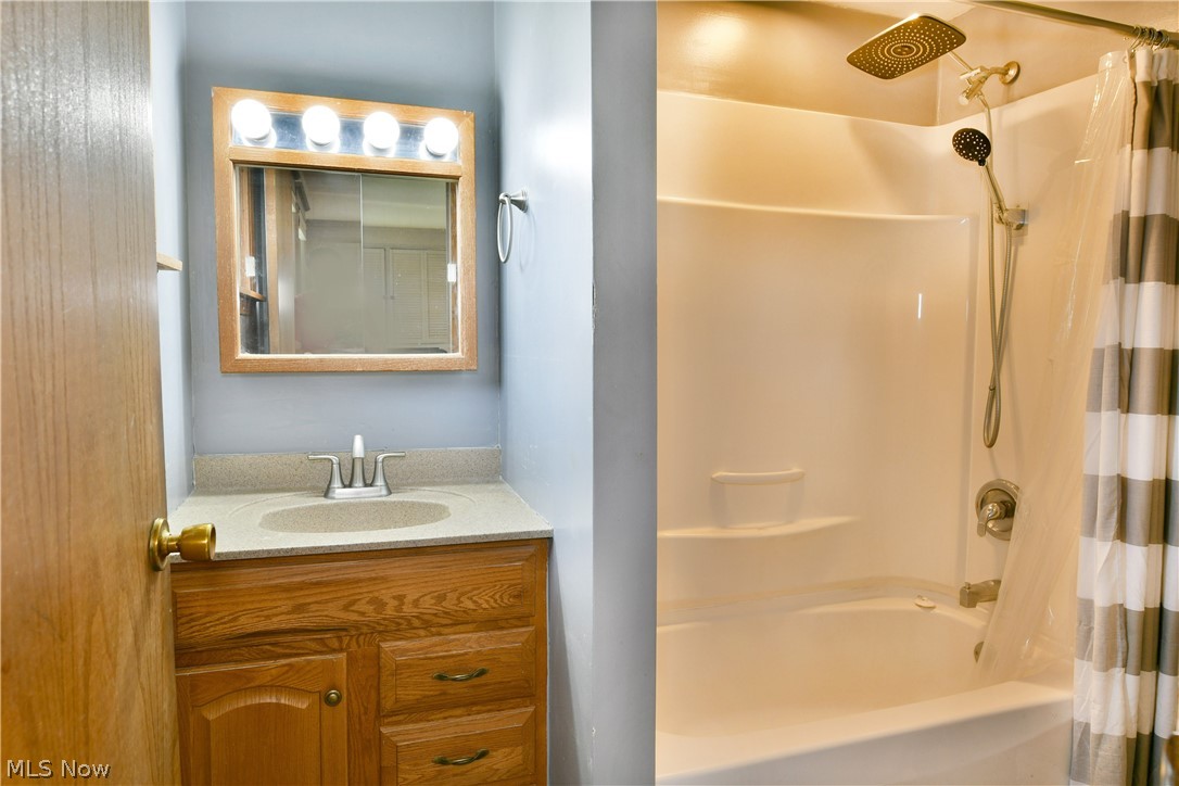 8139 Lorain Street Masury OH 44438