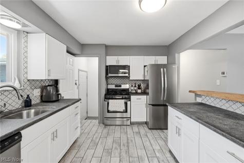 1209 Galaxy Drive Cleveland OH 44109