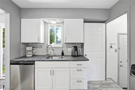 1209 Galaxy Drive Cleveland OH 44109