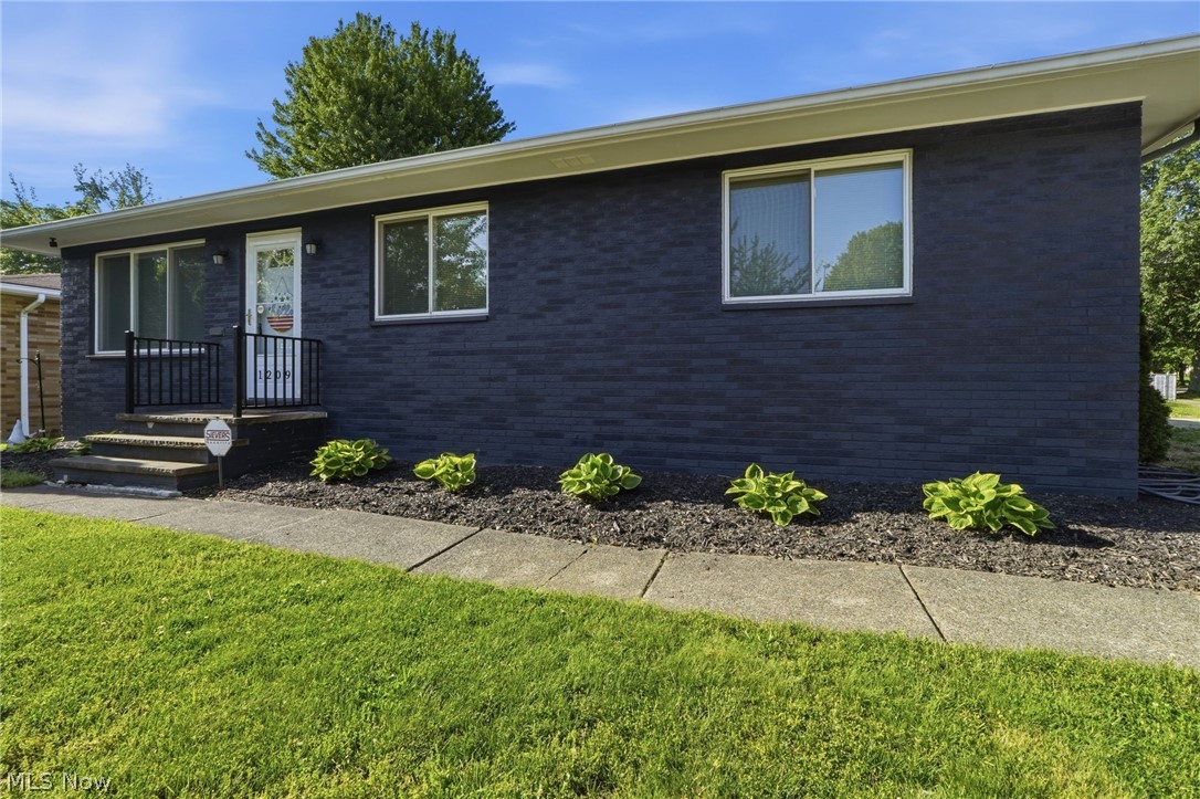 1209 Galaxy Drive Cleveland OH 44109