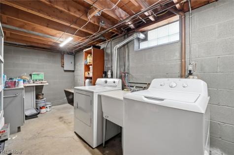 1209 Galaxy Drive Cleveland OH 44109