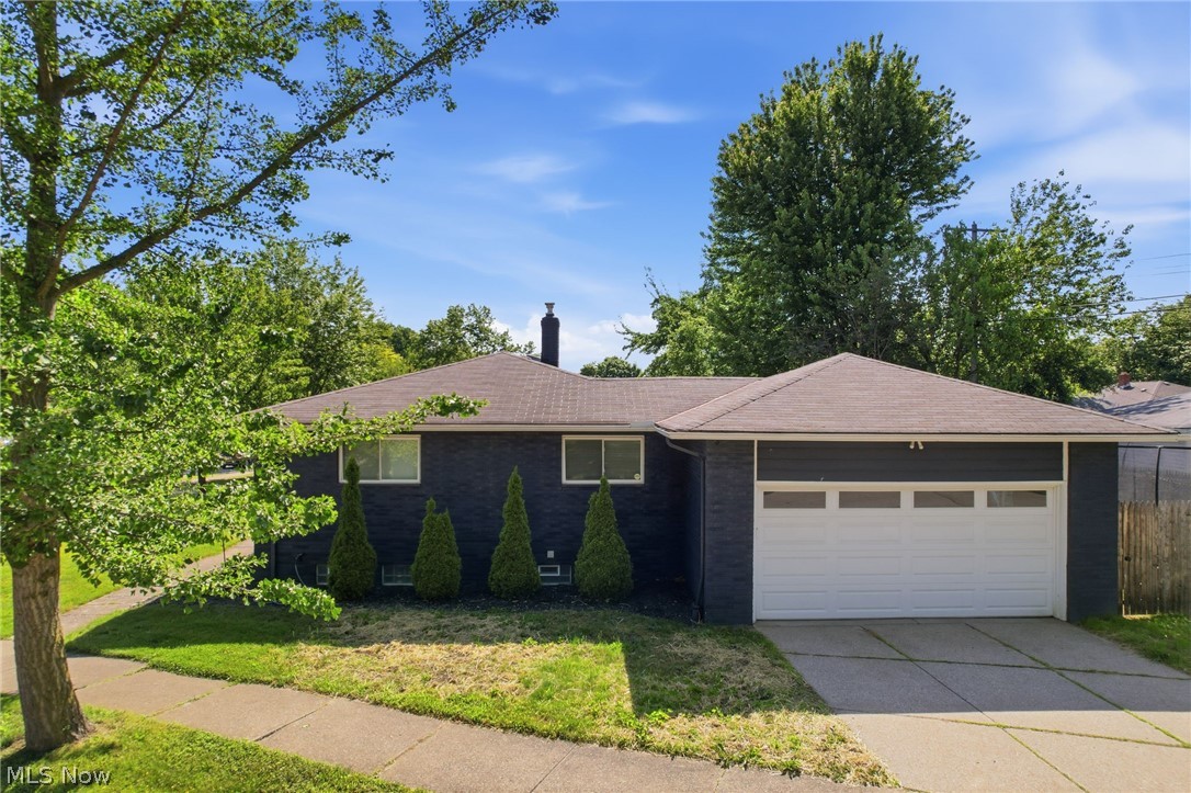 1209 Galaxy Drive Cleveland OH 44109
