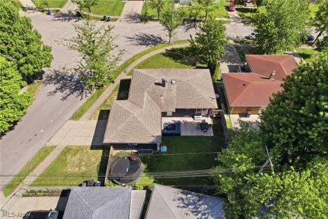 1209 Galaxy Drive Cleveland OH 44109