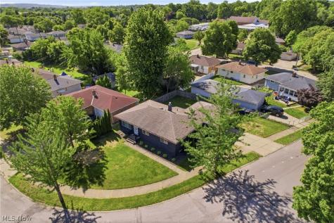 1209 Galaxy Drive Cleveland OH 44109