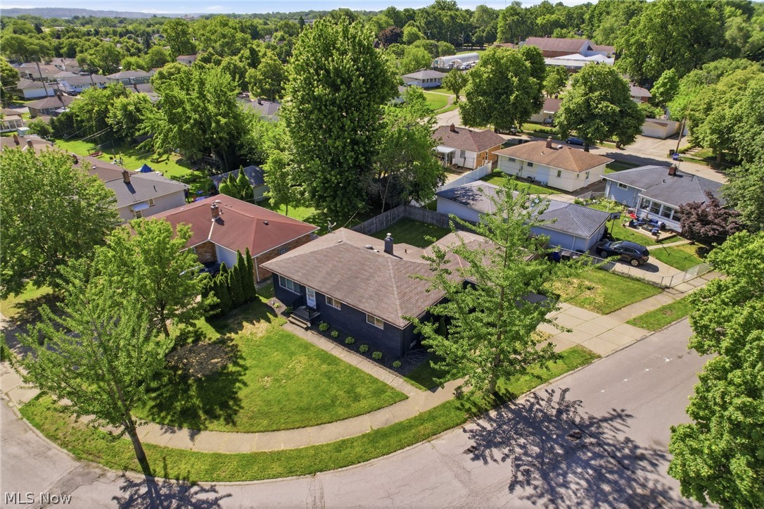 1209 Galaxy Drive Cleveland OH 44109