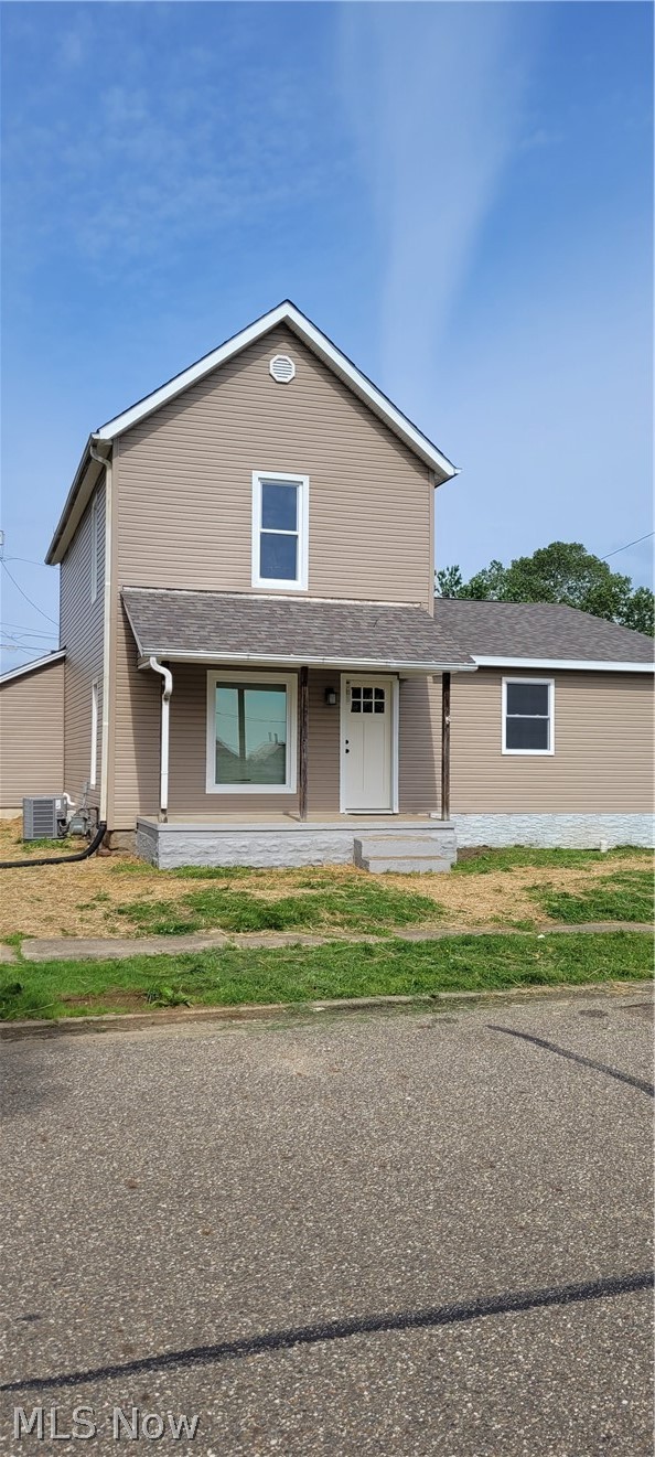 424 Tuscarawas Avenue Newcomerstown OH 43832