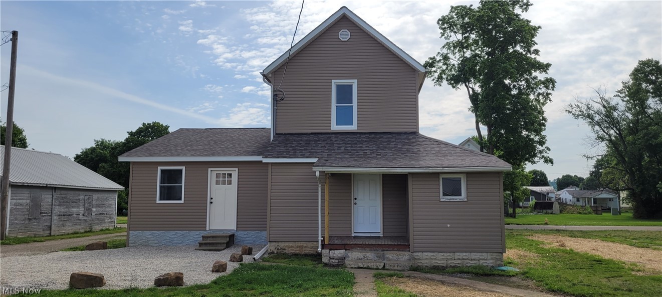 424 Tuscarawas Avenue Newcomerstown OH 43832