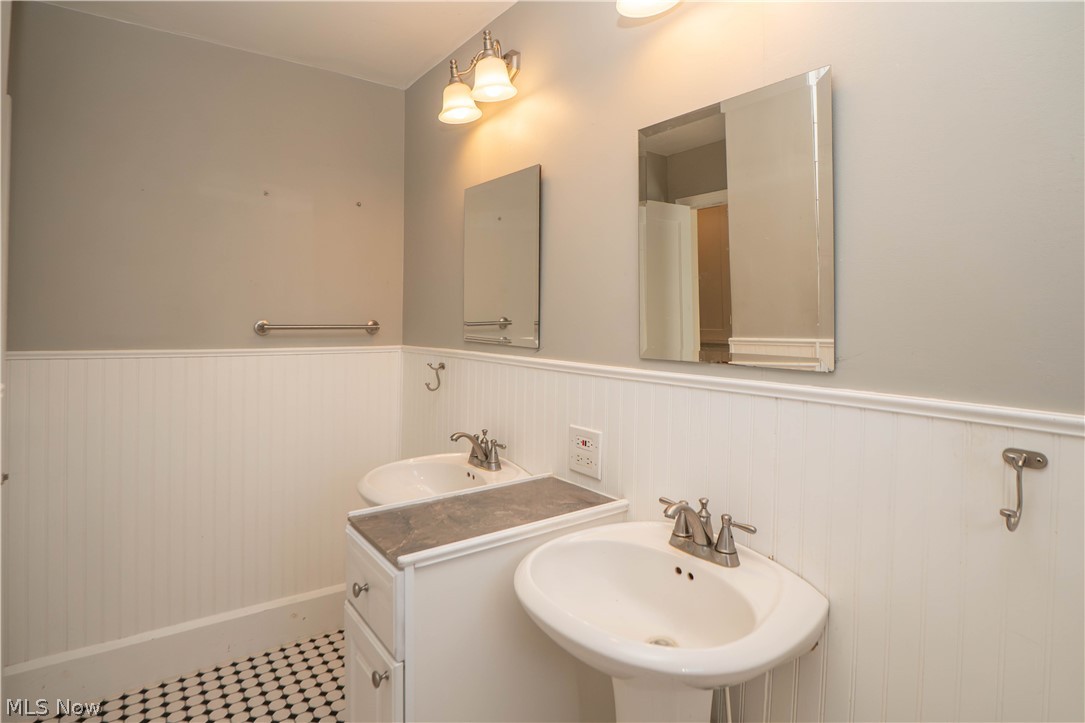 1503 Ridge Road NW Canton OH 44703