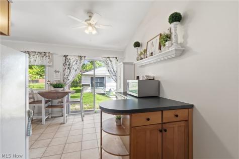 24264 Fairlawn Drive North Olmsted OH 44070