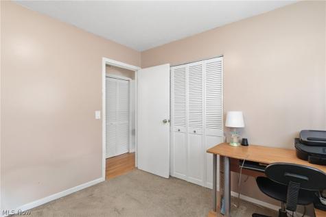 24264 Fairlawn Drive North Olmsted OH 44070