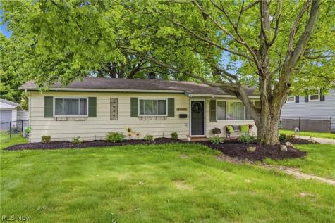 24264 Fairlawn Drive North Olmsted OH 44070