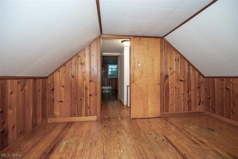 660 E 260th Street Euclid OH 44111