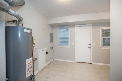 660 E 260th Street Euclid OH 44111