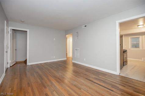 660 E 260th Street Euclid OH 44111