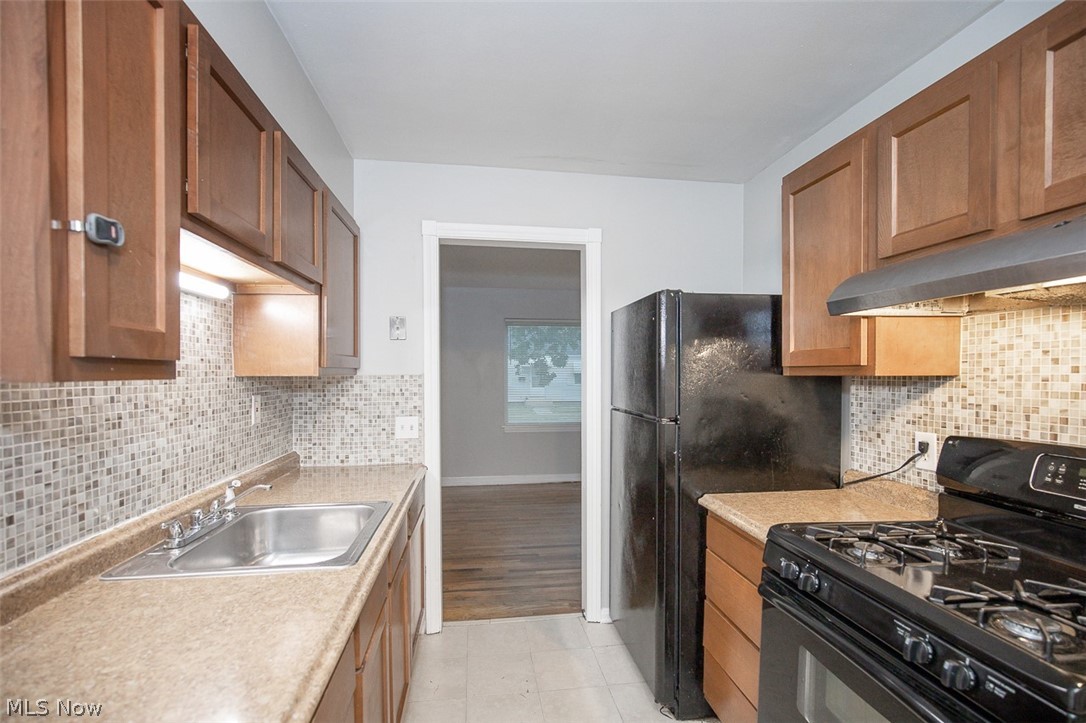 660 E 260th Street Euclid OH 44111