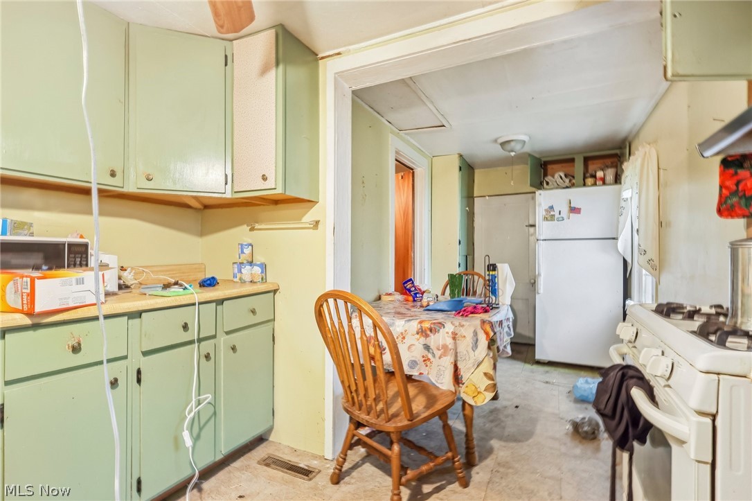 54 N Seneca Street Rittman OH 44270
