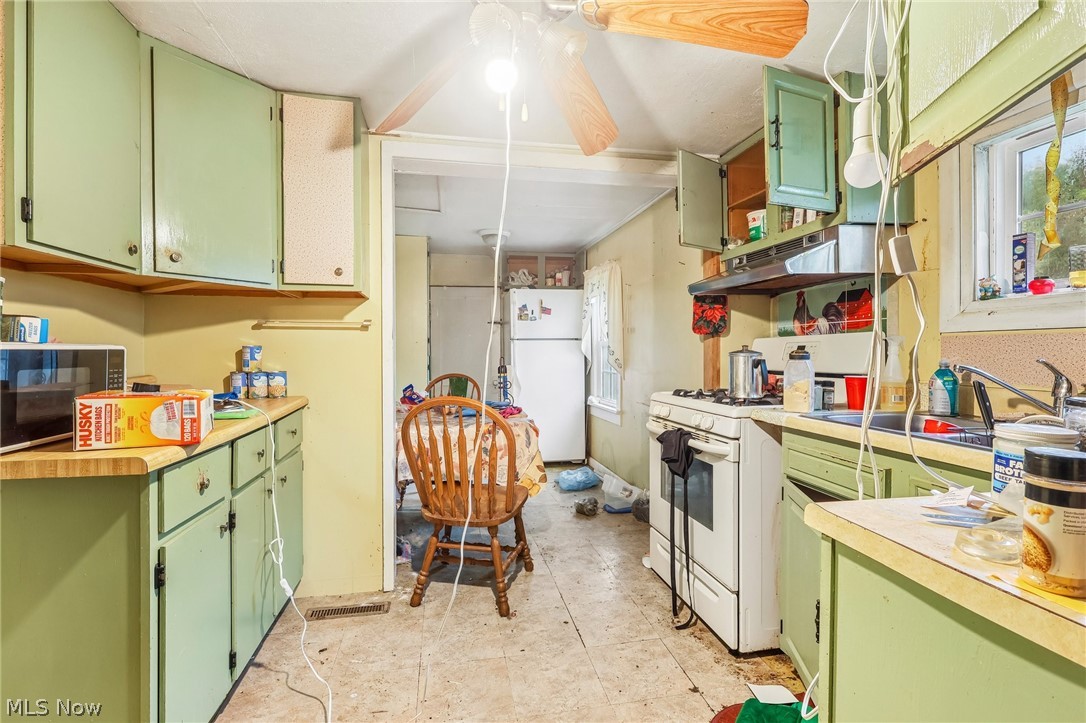 54 N Seneca Street Rittman OH 44270