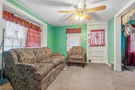 54 N Seneca Street Rittman OH 44270