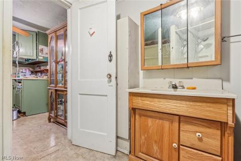 54 N Seneca Street Rittman OH 44270