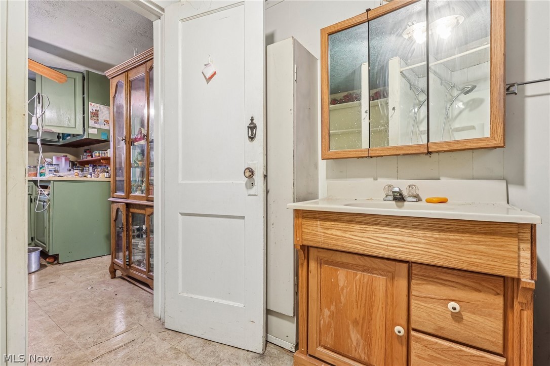 54 N Seneca Street Rittman OH 44270
