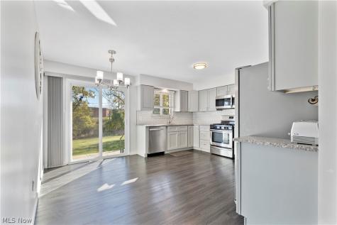 7537 Biscayne Boulevard Parma OH 44134
