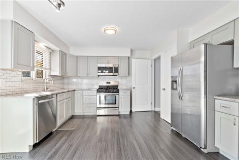 7537 Biscayne Boulevard Parma OH 44134
