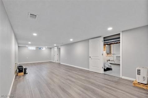 7537 Biscayne Boulevard Parma OH 44134