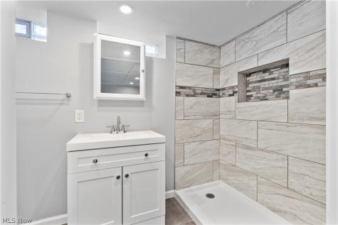 7537 Biscayne Boulevard Parma OH 44134