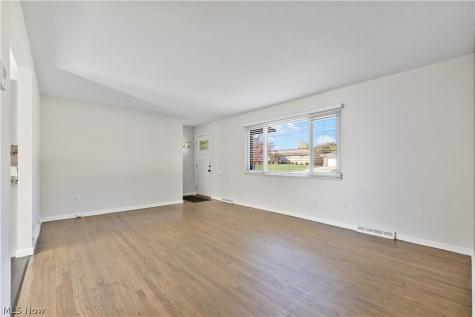 7537 Biscayne Boulevard Parma OH 44134