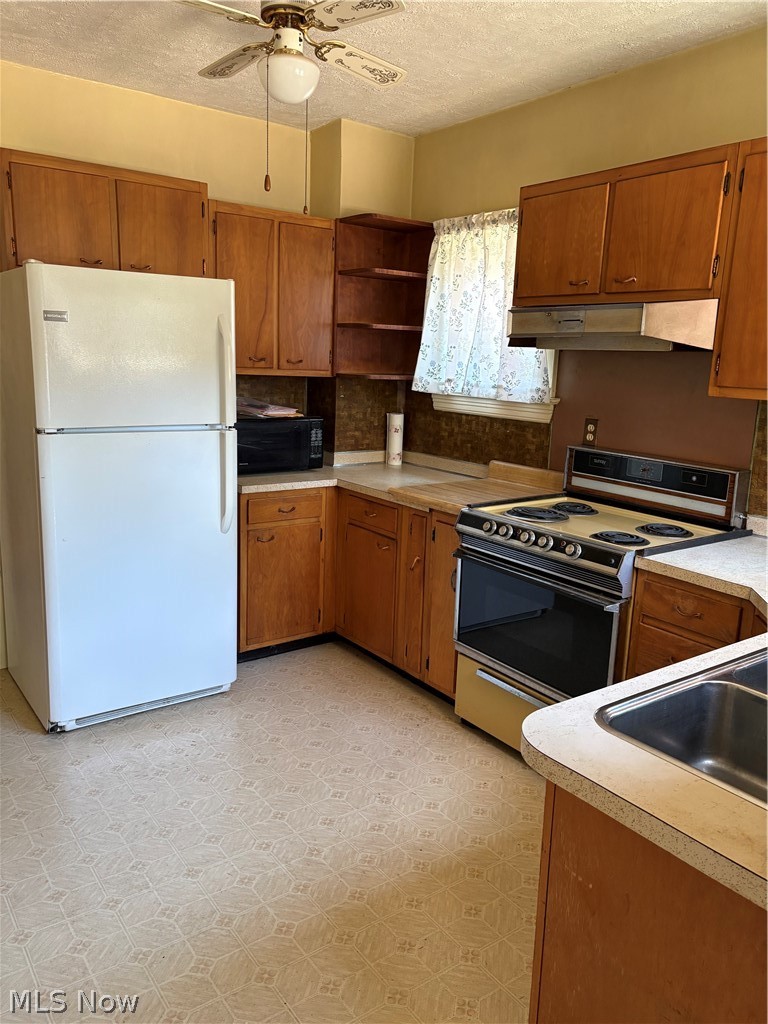1936 E 45th Street Ashtabula OH 44004