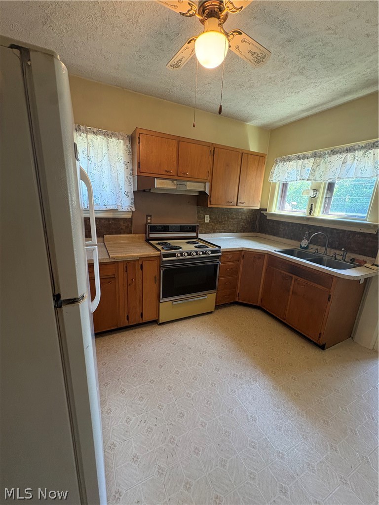 1936 E 45th Street Ashtabula OH 44004